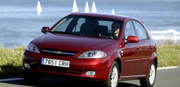 В России Chevrolet Lacetti отнял звание бестселлера у Ford Focus