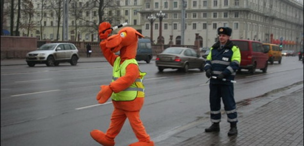 «Еду, смотрю – верблюд полосатой палочкой машет!»