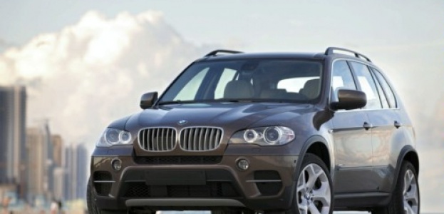 Обновленный BMW X5 получил полную обойму турбо силы