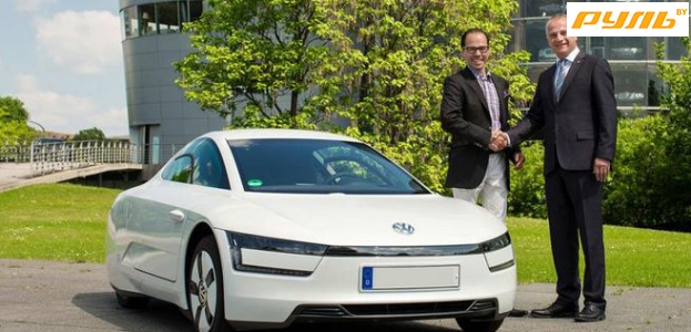 Первый Volkswagen XL1 доставили клиенту из Германии