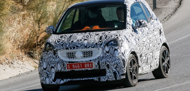 В затворах «шпионских фотокамер» впервые оказался Smart ForTwo Brabus 2015