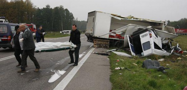 В аварию под Белостоком попали два микроавтобуса из Беларуси