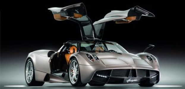 Суперкару Pagani Huayra в США показан красный свет