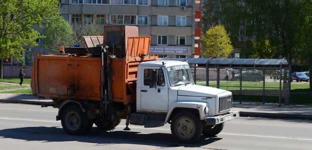 В Новогрудке мусоровоз сбил насмерть студентку и пенсионерку