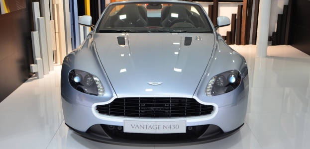 Aston Martin Vantage N430 и Vantage Q на мотор-шоу в Женеве 2014