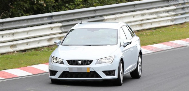 Seat Leon Cupra ST 2015 в затворах «шпионских фотокамер»