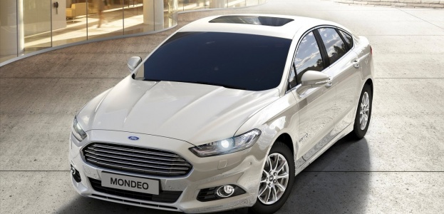 Ford Mondeo Hybrid 2015