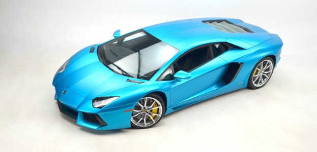 Лазурный Aventador для продажи