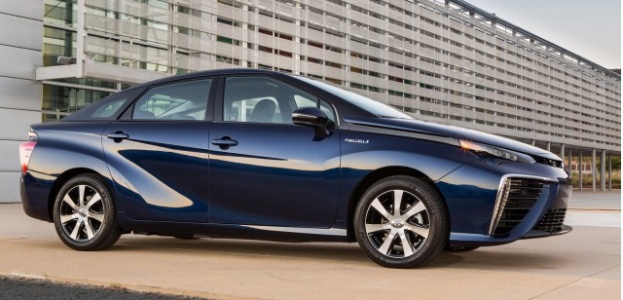 Toyota Mirai признан «зеленым» автомобилем года