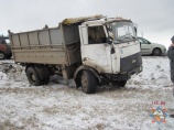 В Пуховичском р-не столкнулись грузовые МАЗ и Мерседес-Бенц-410 (фото)