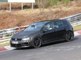 Новый Golf R Mk7 попал в затворы шпионских фотокамер