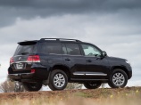 Toyota представила обновленный Land Cruiser 200