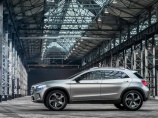 Первые фото-ласточки кроссовера Mercedes-Benz GLA появились в интернете