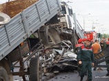 Возле станции метро «Автозаводская» легковушка попала под пресс из КАМАЗа и МАЗа (фото, видео)