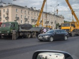 Возле станции метро «Автозаводская» легковушка попала под пресс из КАМАЗа и МАЗа (фото, видео)