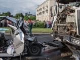 Возле станции метро «Автозаводская» легковушка попала под пресс из КАМАЗа и МАЗа (фото, видео)