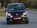 Renault Twingo RS в затворах шпионских фотокамер