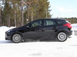 2015 Ford Focus RS Mule попал в затворы шпионских фотокамер