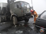 В Брестском районе на трассе М1 столкнулись три автомобиля.